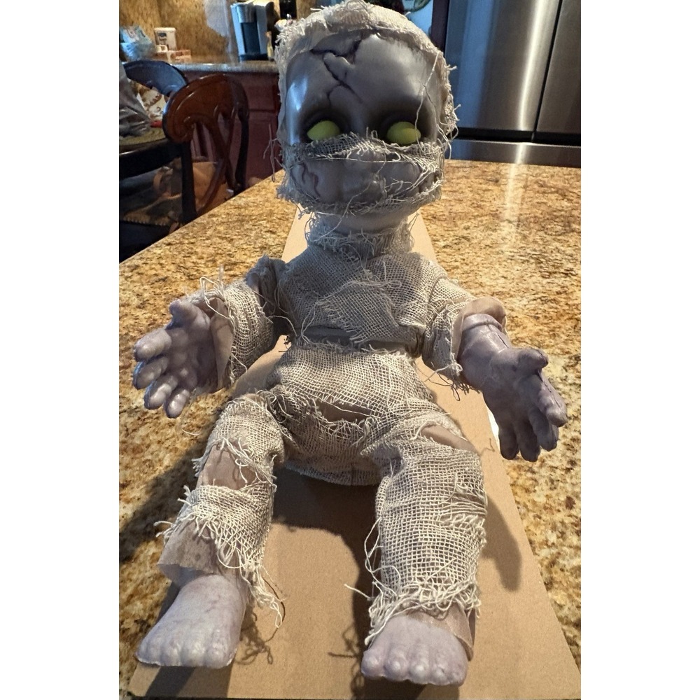 Halloween Mummy Animated Baby‎ Scary Voice And Light Up Eyes Creepy Fun NIB